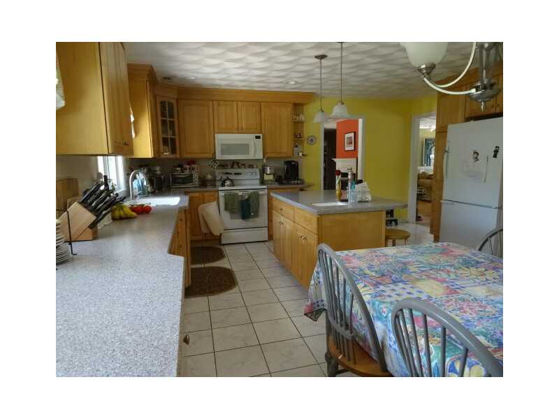 17 Kiley Way Coventry, RI 02816 - Photo 8 of 24 Kitchen.