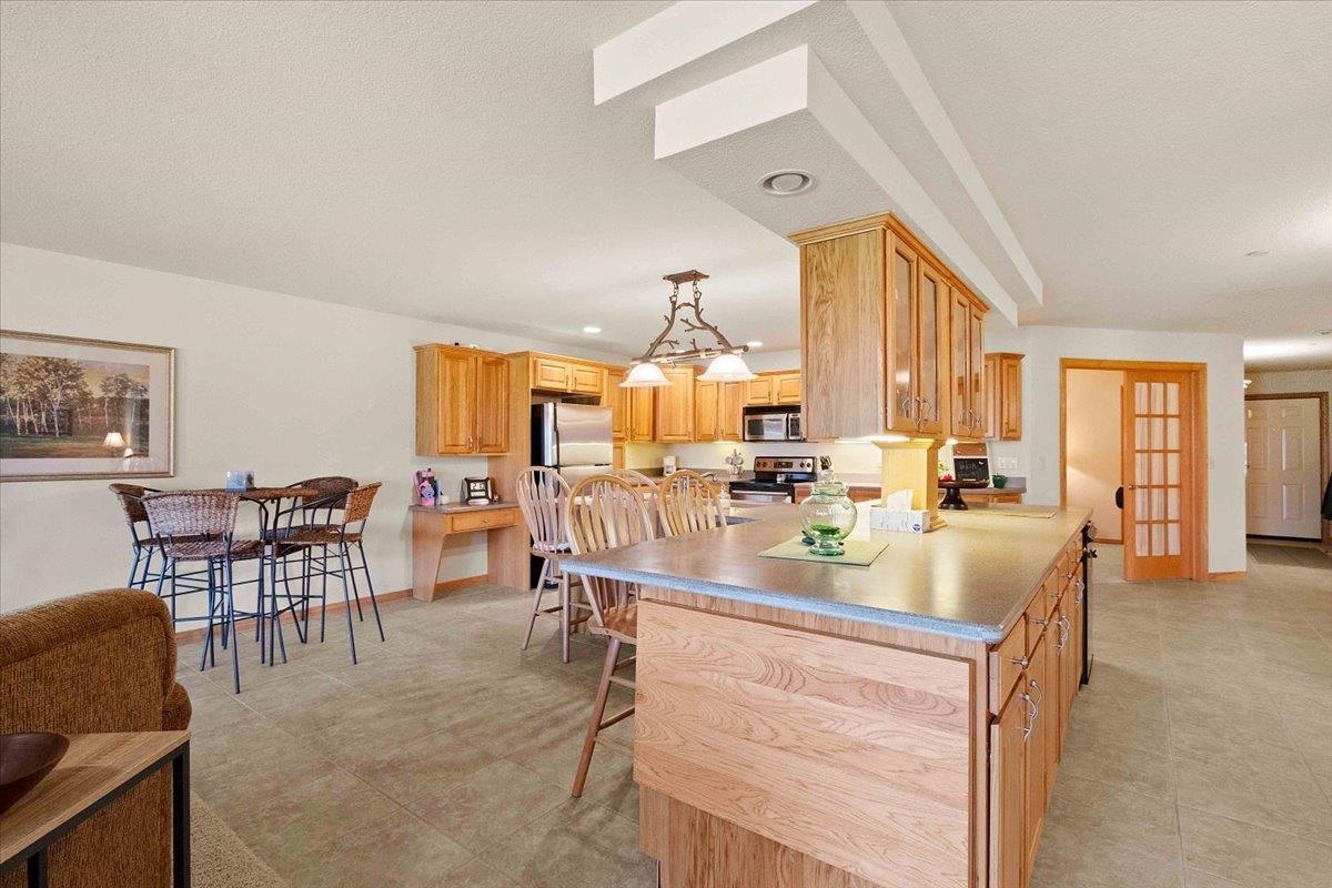 1848-2 East 20th Court, Unit 2402 Arkdale, WI 54613 - Photo 11 of 53