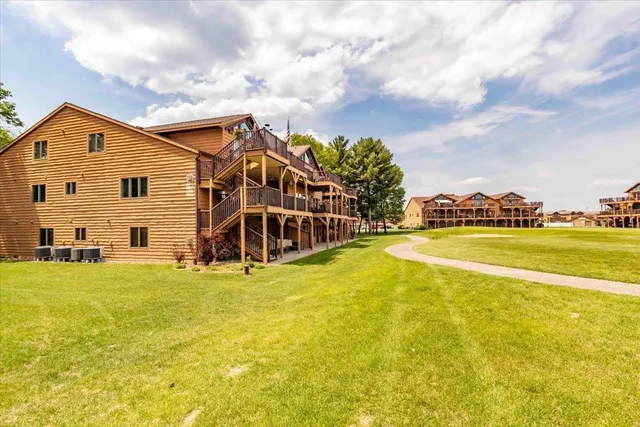 $282,000 | 1848-2 East 20th Court, Unit 2402, Arkdale, WI 54613