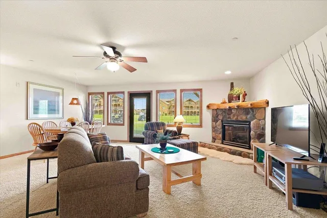 $282,000 | 1848-2 East 20th Court, Unit 2402, Arkdale, WI 54613