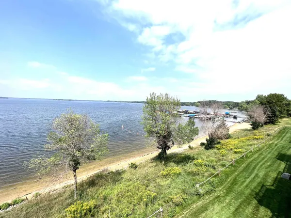 $282,000 | 1848-2 East 20th Court, Unit 2402, Arkdale, WI 54613