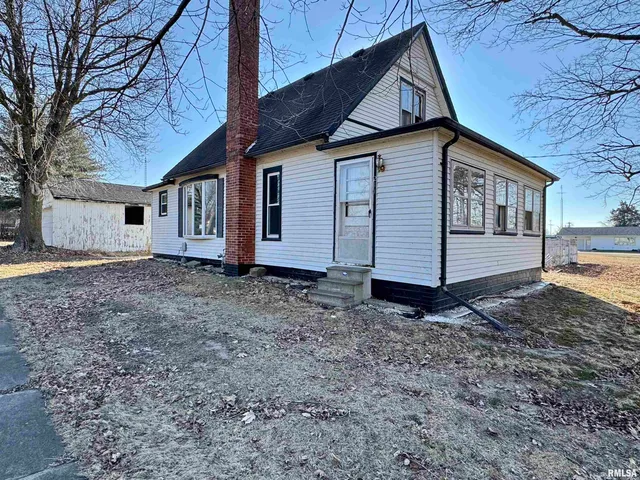 $40,000 | 211 West Liberty Street, Table Grove, IL 61482