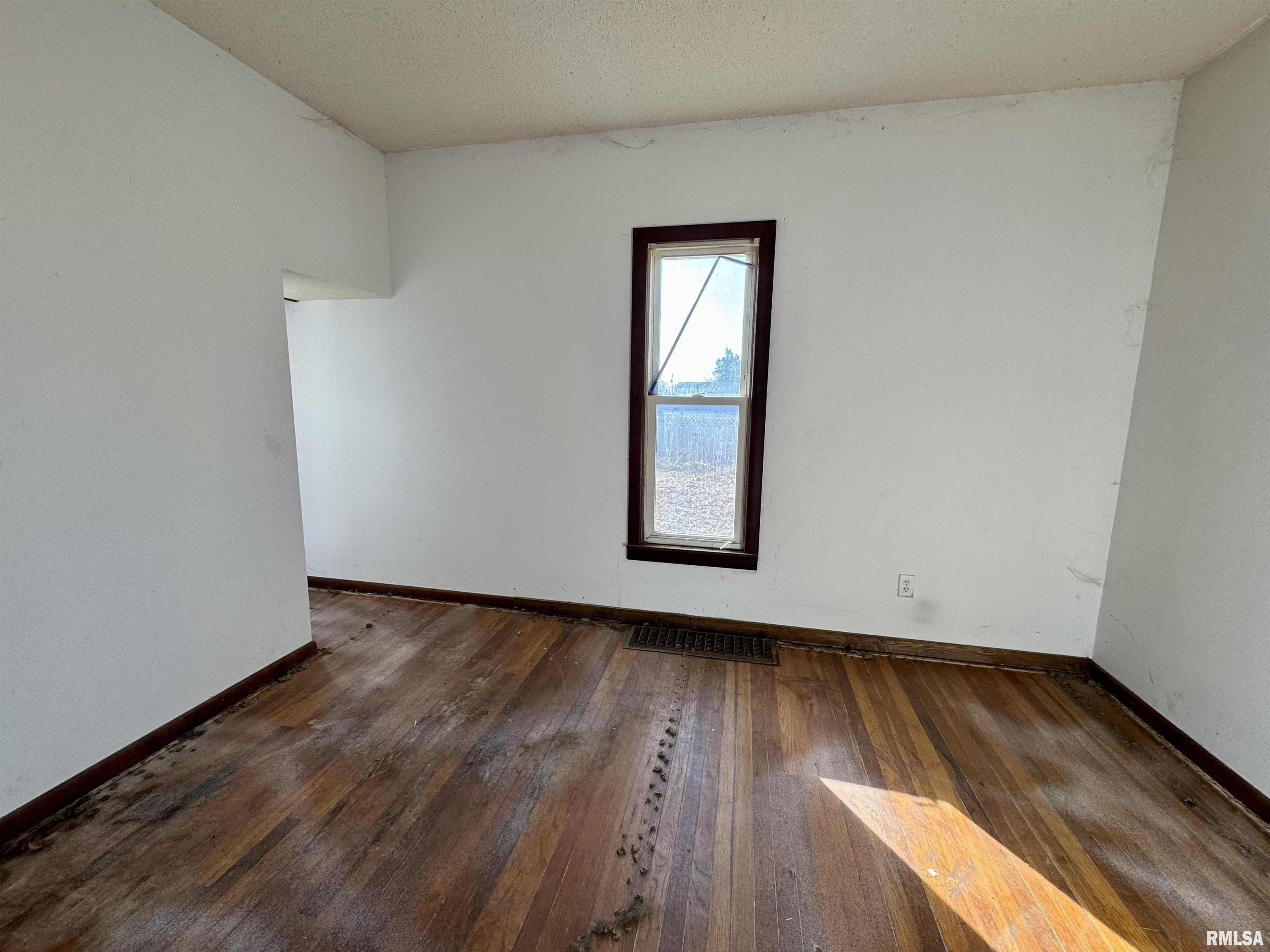 211 West Liberty Street Table Grove, IL 61482 - Photo 11 of 22