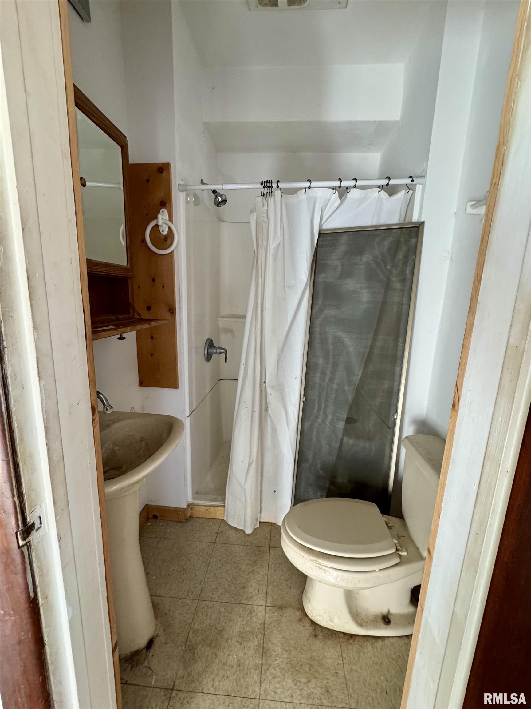 211 West Liberty Street Table Grove, IL 61482 - Photo 12 of 22