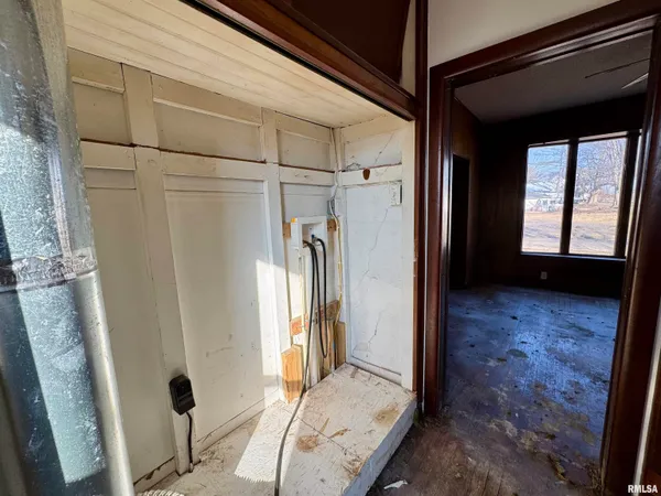 $36,000 | 211 West Liberty Street, Table Grove, IL 61482