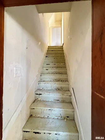 $36,000 | 211 West Liberty Street, Table Grove, IL 61482