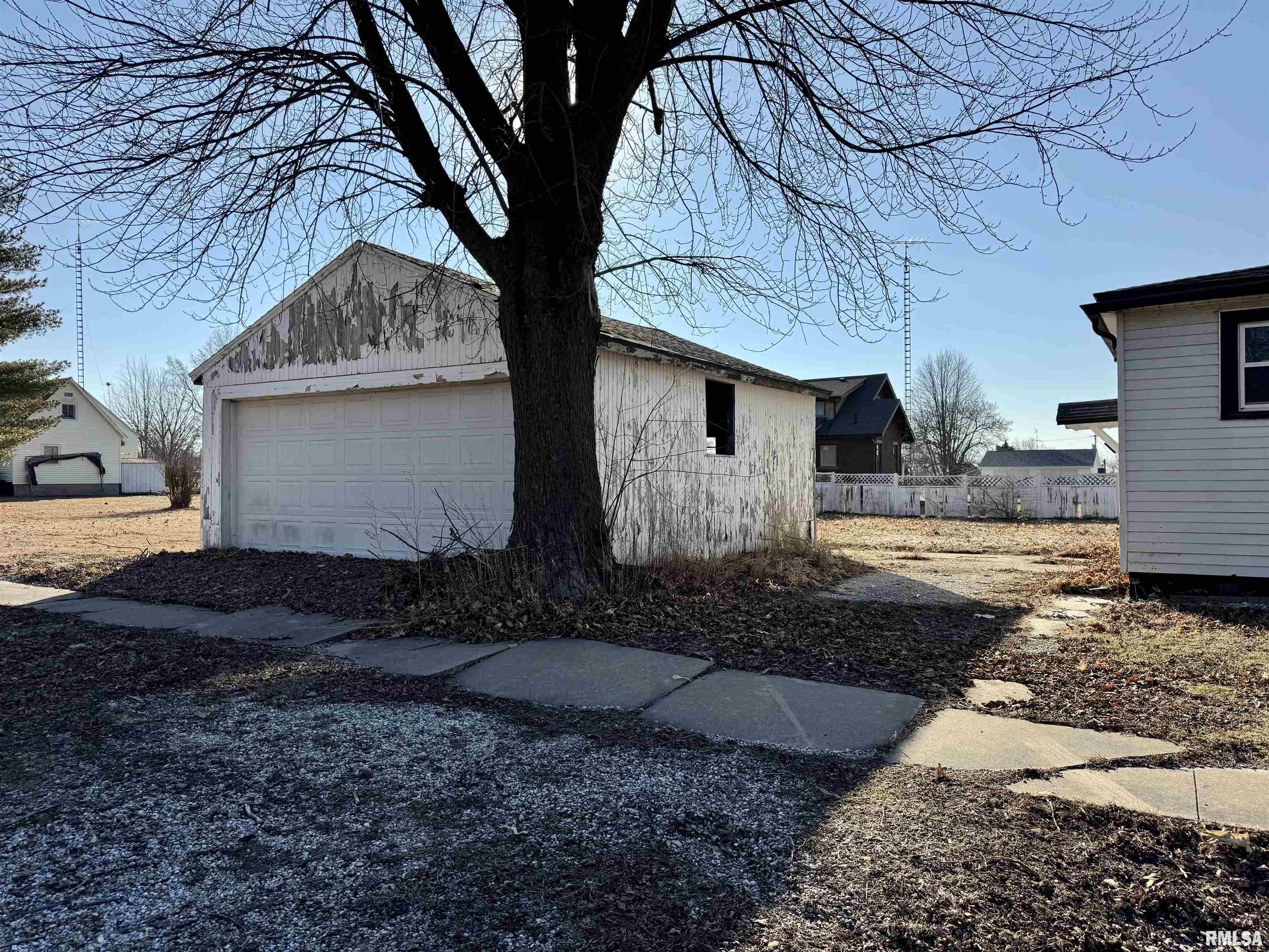 211 West Liberty Street Table Grove, IL 61482 - Photo 2 of 22