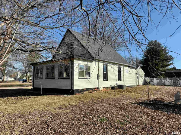 $36,000 | 211 West Liberty Street, Table Grove, IL 61482