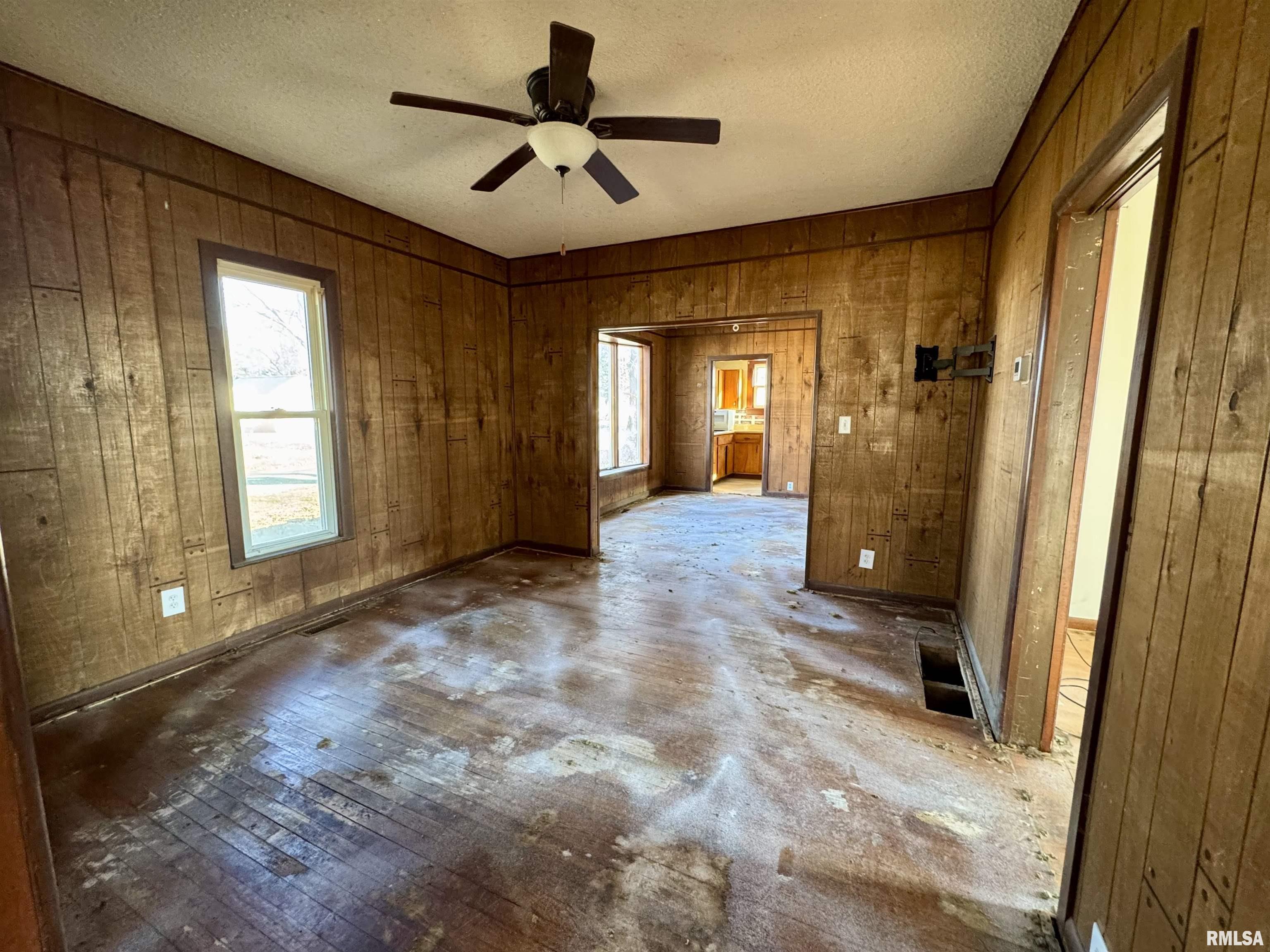 211 West Liberty Street Table Grove, IL 61482 - Photo 7 of 22