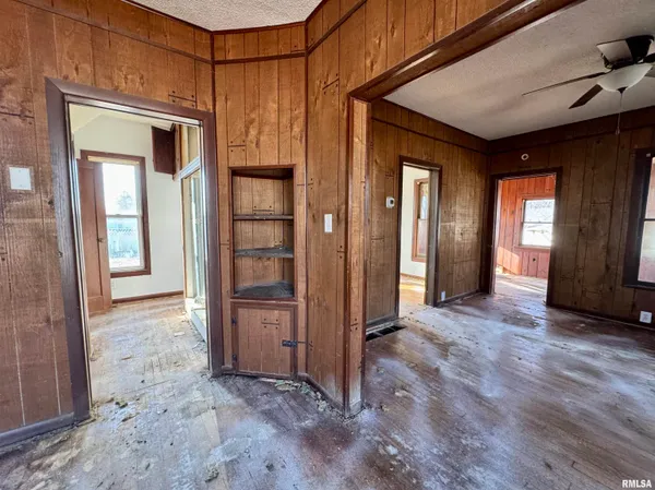 $36,000 | 211 West Liberty Street, Table Grove, IL 61482