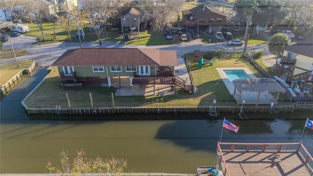 $439,900 | 5103 Captains Drive, Dickinson, TX 77539