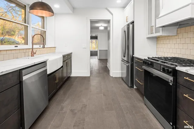 $419,000 | 204 Greenwood Avenue, Bettendorf, IA 52722