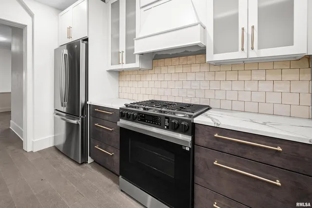 $419,000 | 204 Greenwood Avenue, Bettendorf, IA 52722