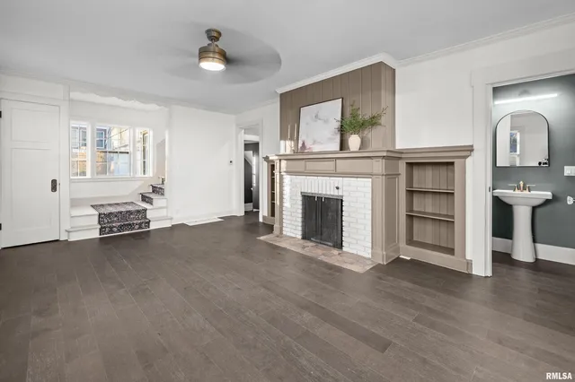 $419,000 | 204 Greenwood Avenue, Bettendorf, IA 52722