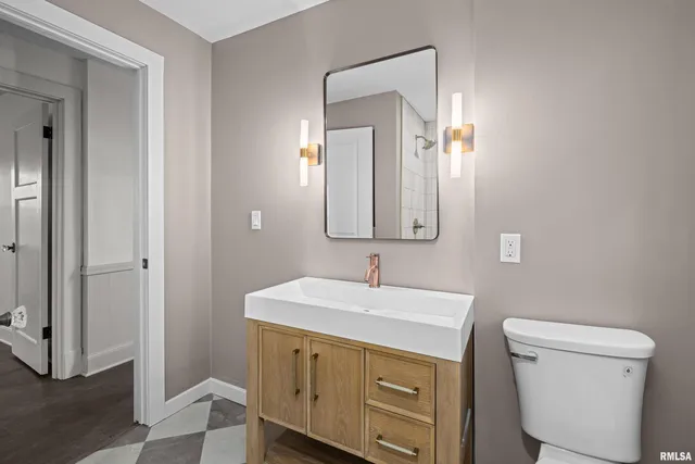 $419,000 | 204 Greenwood Avenue, Bettendorf, IA 52722