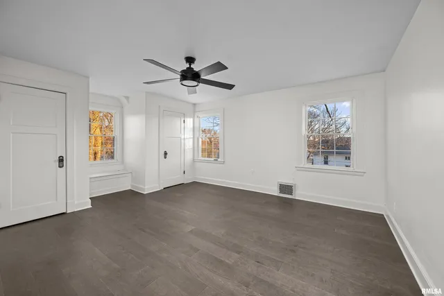 $419,000 | 204 Greenwood Avenue, Bettendorf, IA 52722