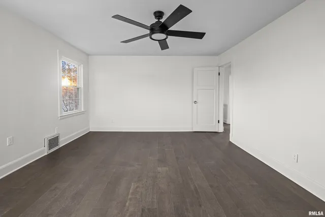 $419,000 | 204 Greenwood Avenue, Bettendorf, IA 52722