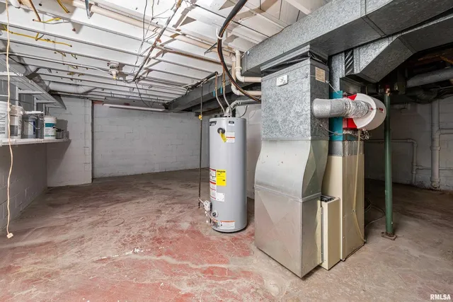 $419,000 | 204 Greenwood Avenue, Bettendorf, IA 52722