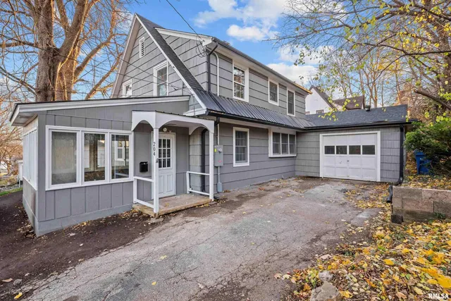 $419,000 | 204 Greenwood Avenue, Bettendorf, IA 52722