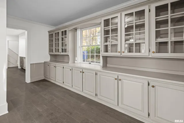 $419,000 | 204 Greenwood Avenue, Bettendorf, IA 52722