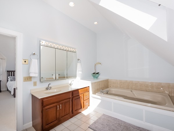 3 Beacon Hill Road Marblehead, MA 01945 - Photo 13 of 22 Gallery Image 13