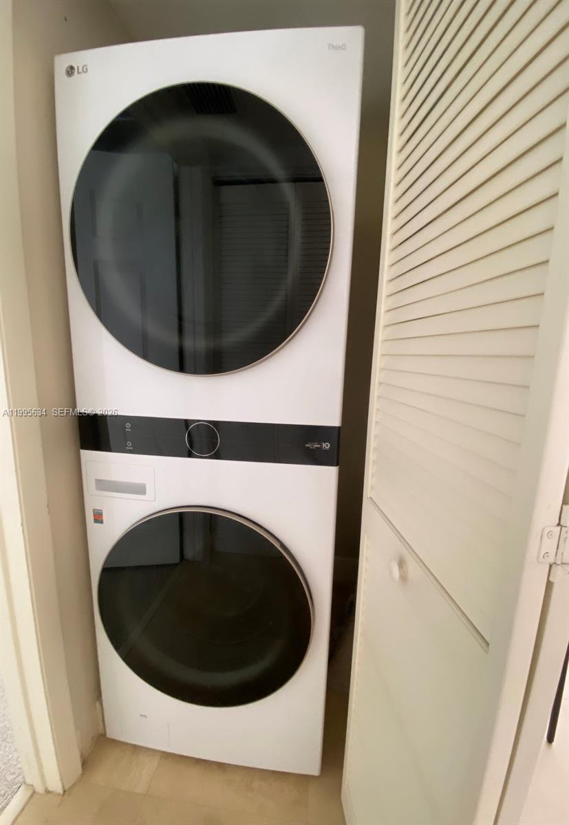 55 Merrick Way, Unit 800 Coral Gables, FL 33134 - Photo 5 of 33 a close up view of washer and dryer