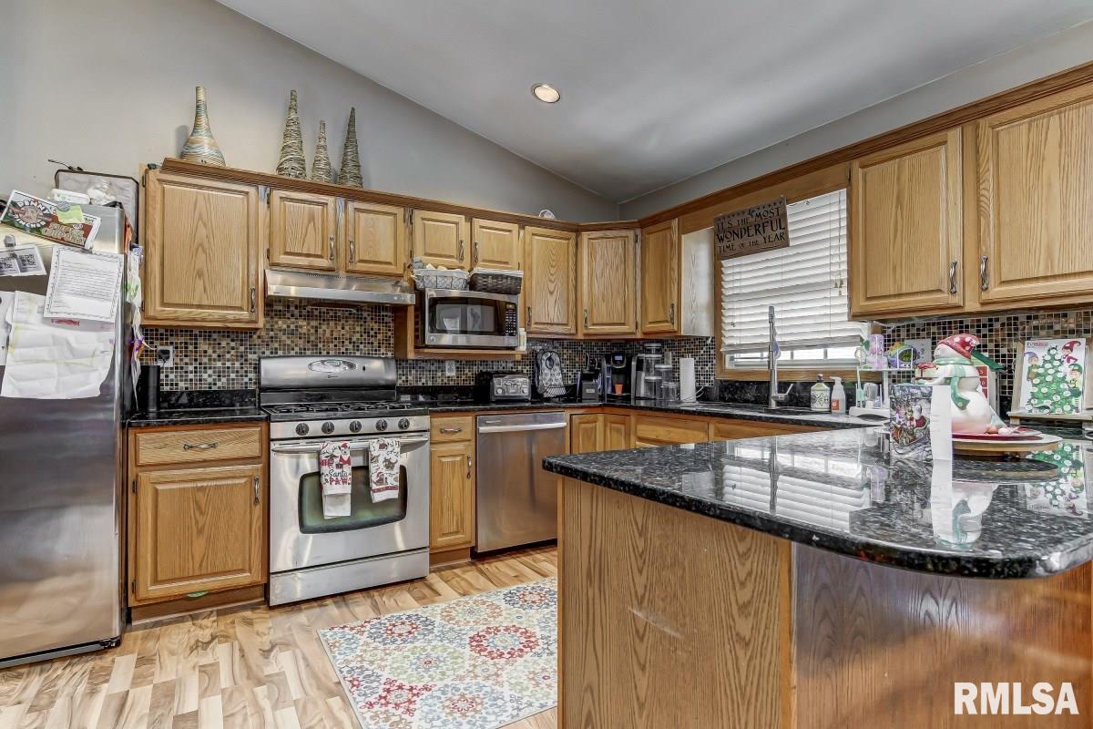 59 Holiday Road Springfield, IL 62702 - Photo 8 of 27