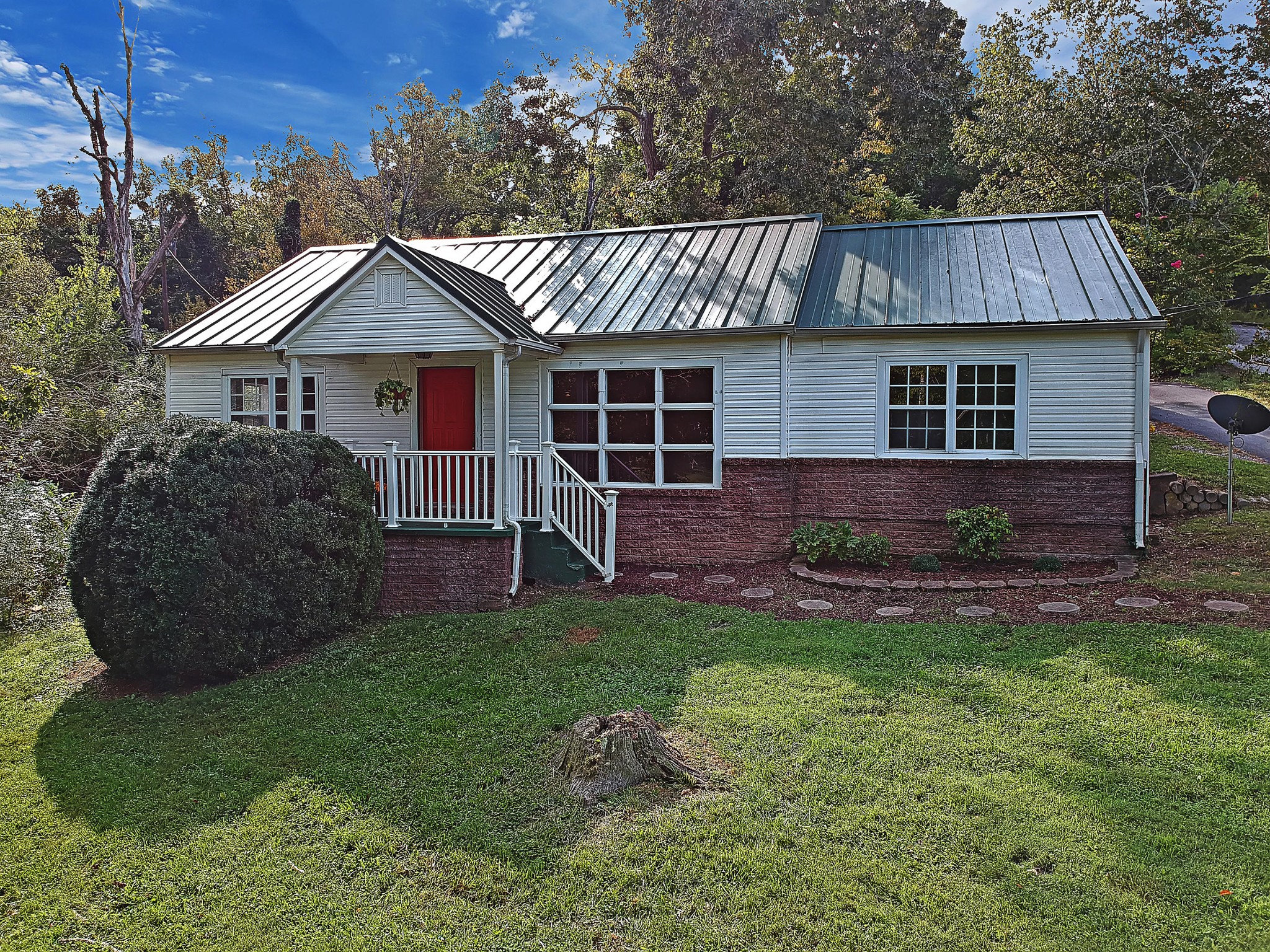822 Deaderick Road Knoxville, TN 37920 - Photo 1 of 24 Gallery Image 1