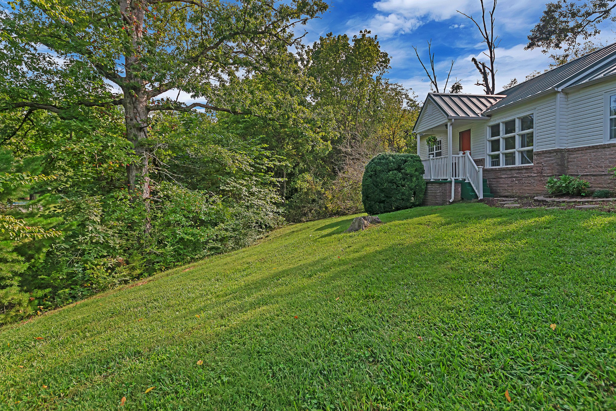 822 Deaderick Road Knoxville, TN 37920 - Photo 4 of 24 Gallery Image 4