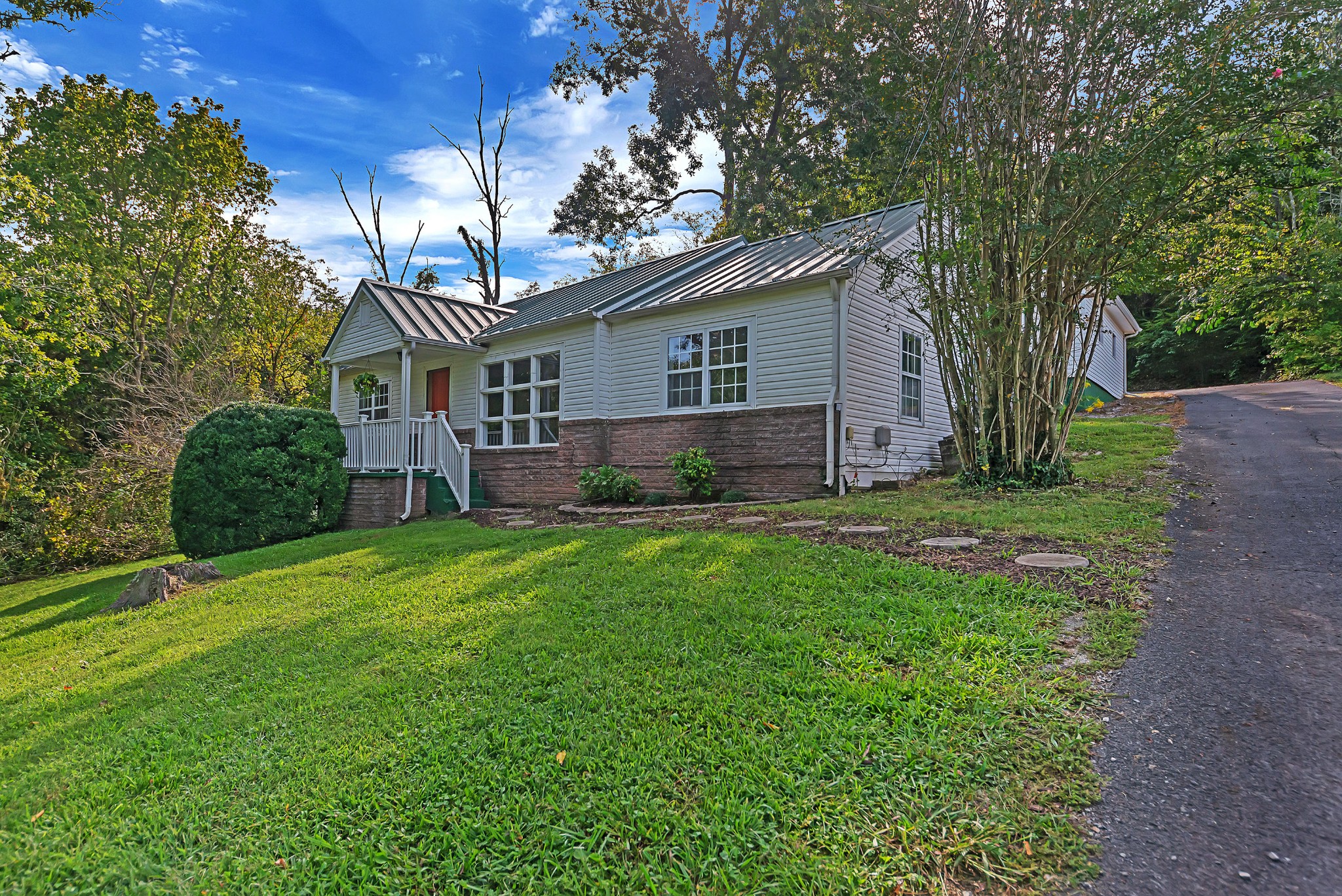 822 Deaderick Road Knoxville, TN 37920 - Photo 5 of 24 Gallery Image 5