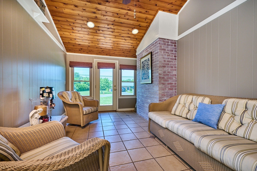 985 Tinkham Road Wilbraham, MA 01095 - Photo 3 of 27 a living room with furniture