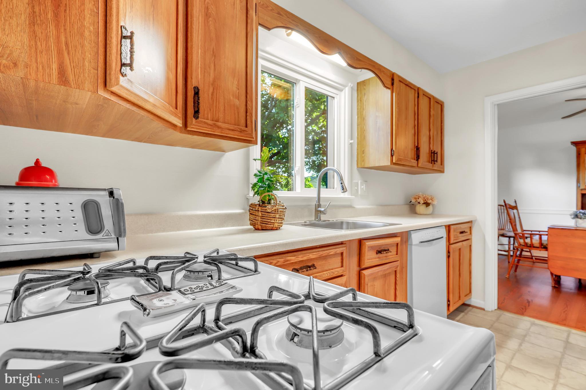 921 Shawnee Drive Frederick, MD 21701 - Photo 13 of 32