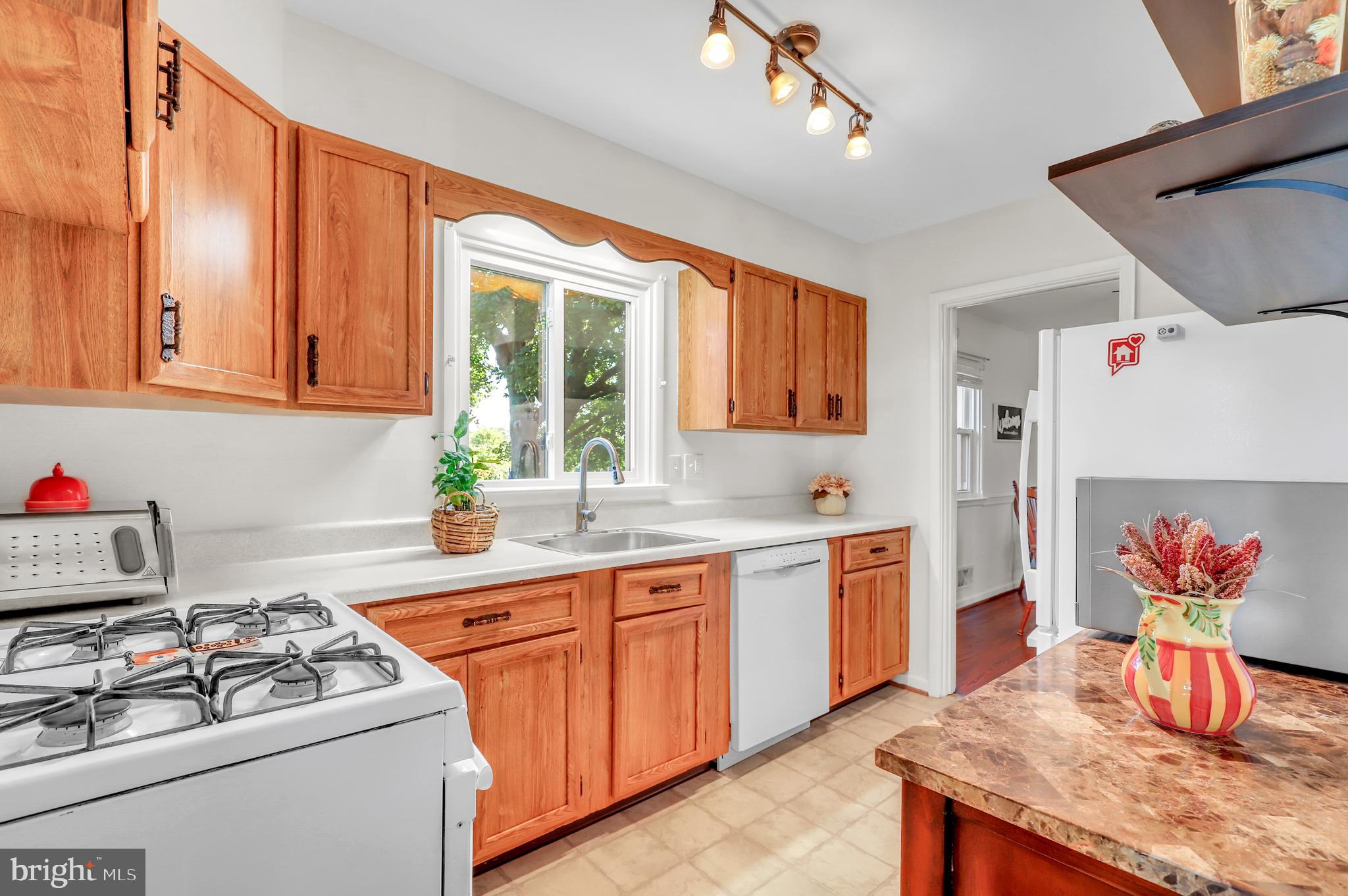 921 Shawnee Drive Frederick, MD 21701 - Photo 14 of 32