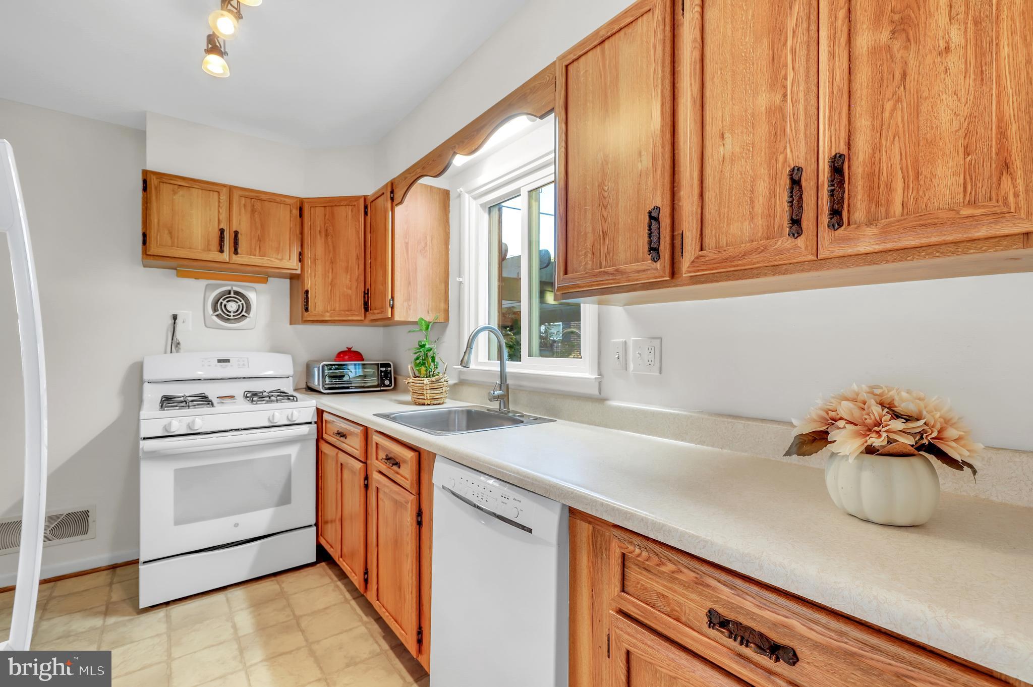 921 Shawnee Drive Frederick, MD 21701 - Photo 16 of 32