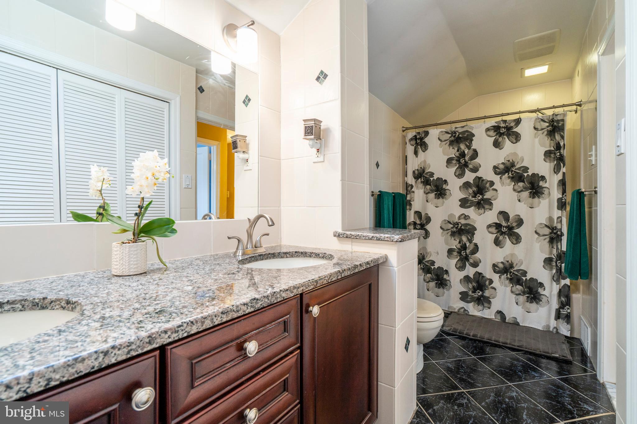 1600 Hampton Road Havertown, PA 19083 - Photo 21 of 31 Hall Bath