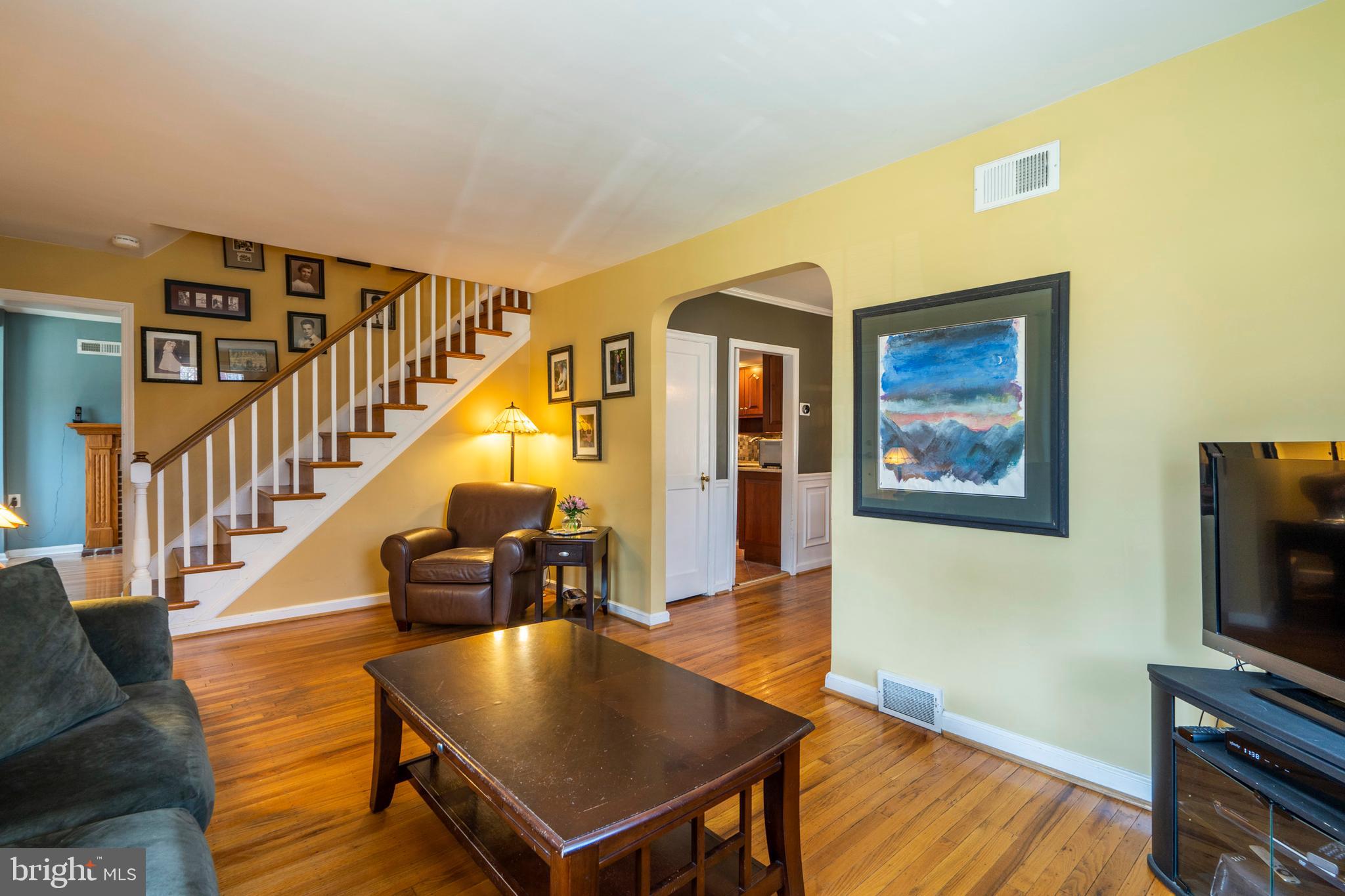 1600 Hampton Road Havertown, PA 19083 - Photo 5 of 31 Living Room