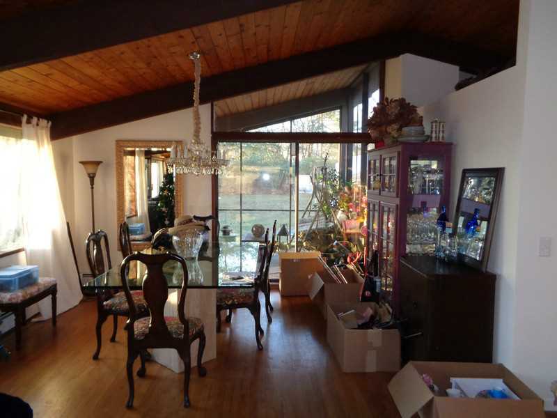 29 Pinetop Road Barrington, RI 02806 - Photo 11 of 24 Dining Room.