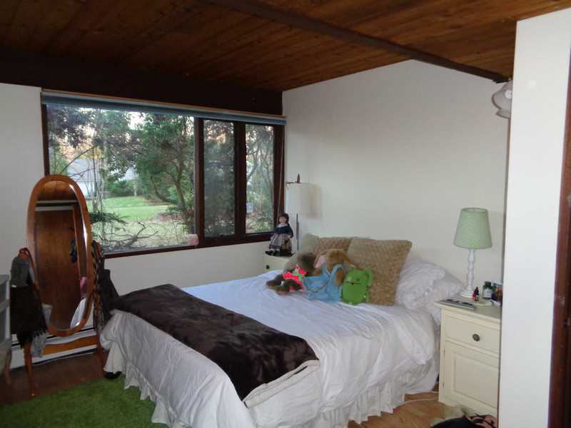 29 Pinetop Road Barrington, RI 02806 - Photo 18 of 24 Bedroom.