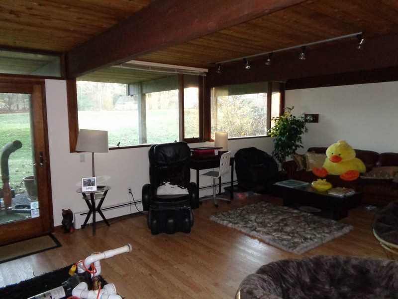 29 Pinetop Road Barrington, RI 02806 - Photo 21 of 24 Den/Family/Great Room.