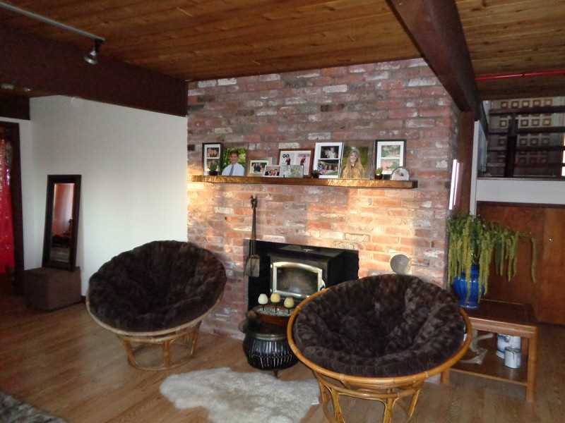 29 Pinetop Road Barrington, RI 02806 - Photo 22 of 24 Den/Family/Great Room.
