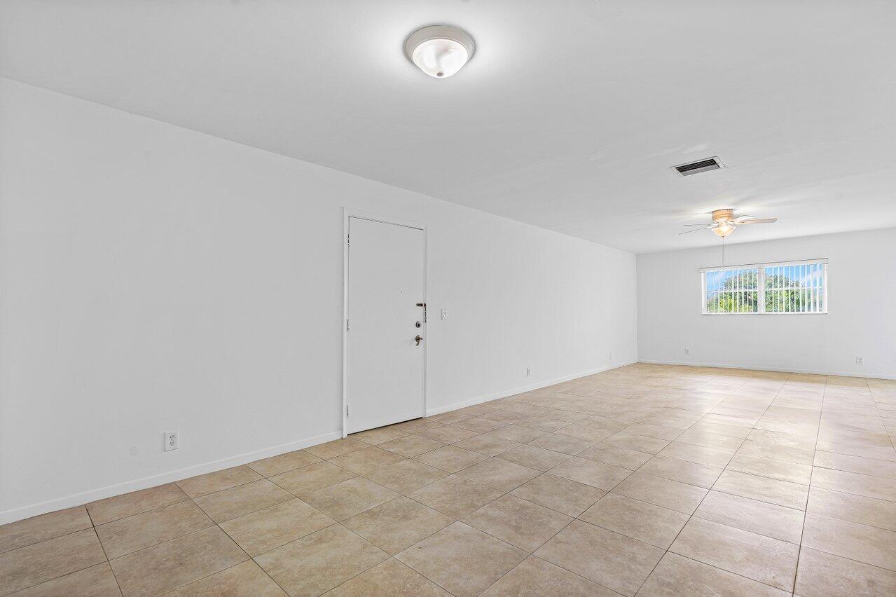 22725 Southwest 66th Avenue, Unit 204 Boca Raton, FL 33428 - Photo 15 of 28 011-22725Southwest66thAvenue-204-BocaRat