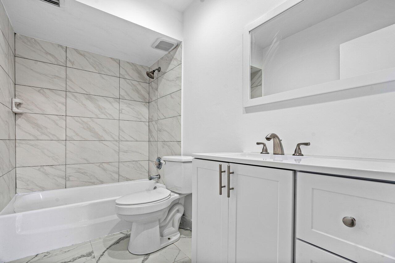 22725 Southwest 66th Avenue, Unit 204 Boca Raton, FL 33428 - Photo 23 of 28 023-22725Southwest66thAvenue-204-BocaRat