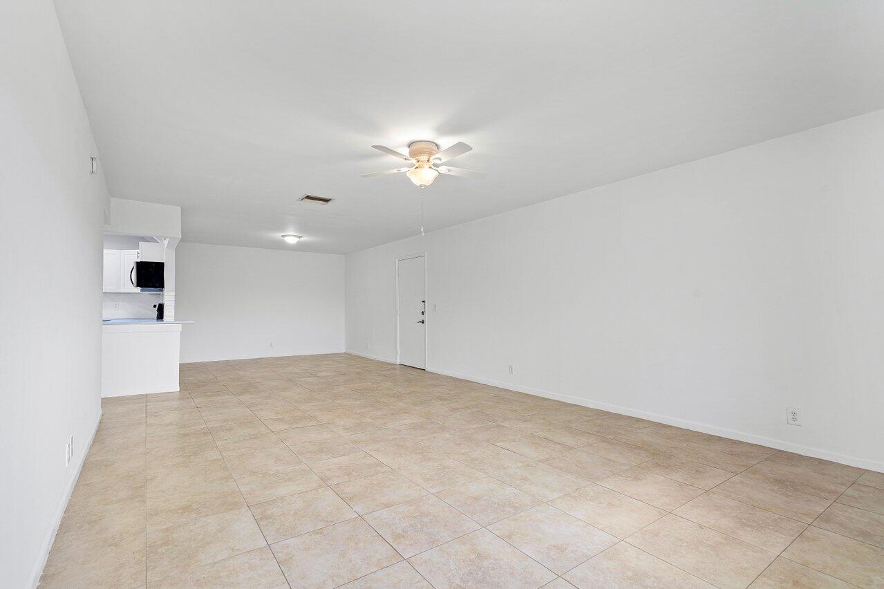 22725 Southwest 66th Avenue, Unit 204 Boca Raton, FL 33428 - Photo 10 of 28 006-22725Southwest66thAvenue-204-BocaRat