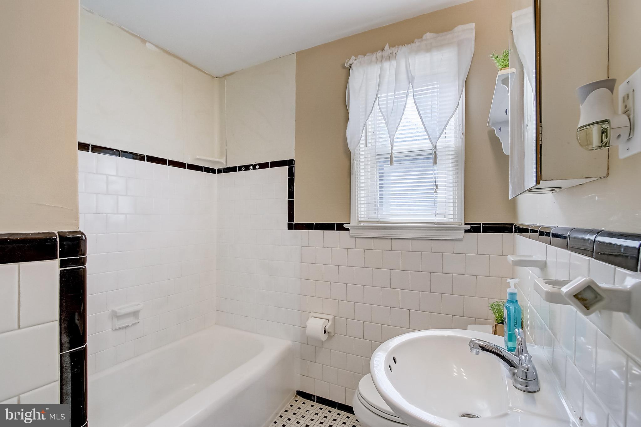 1833 Ellinwood Road Rosedale, MD 21237 - Photo 16 of 33