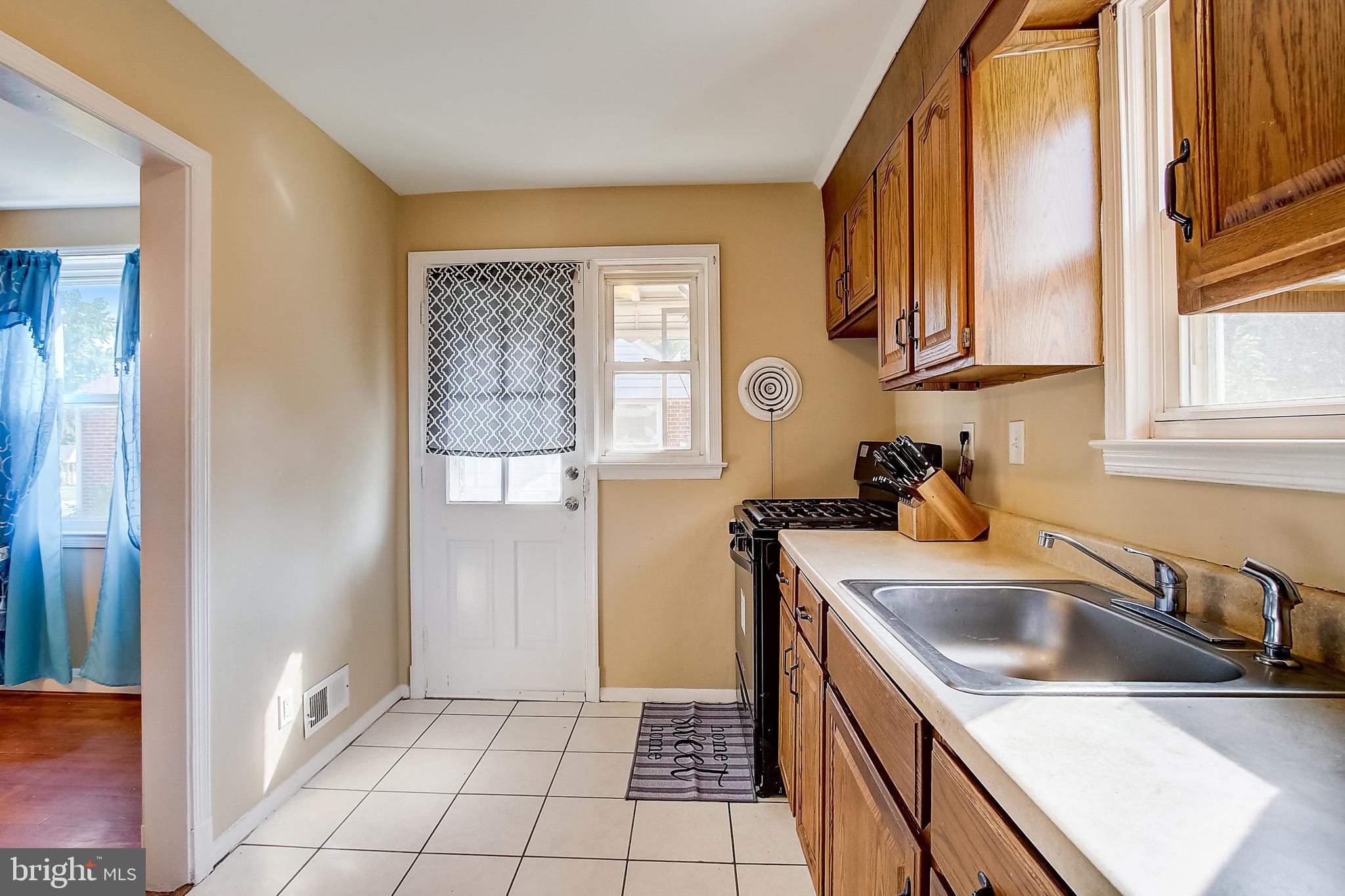 1833 Ellinwood Road Rosedale, MD 21237 - Photo 10 of 33