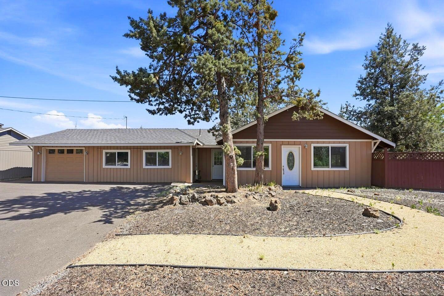 1975 Northeast Butler Market Road Bend, OR 97701 - Photo 2 of 37