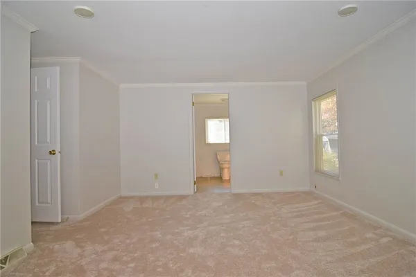 $375,000 | 131 Little Pond Road, South Kingstown, RI 02879