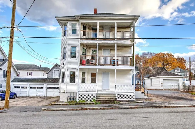 $2,000 | 68 Division Street, Unit 3, Lincoln, RI 02838