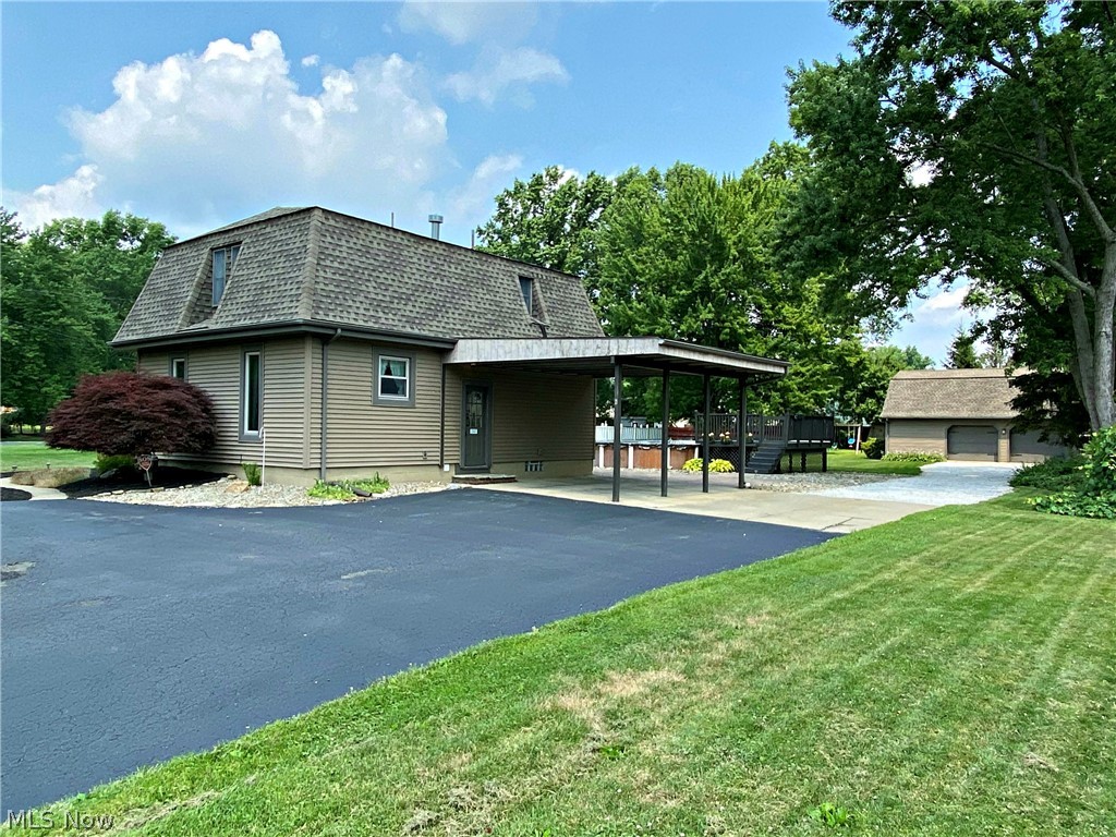 1767 East County Line Road Mineral Ridge, OH 44440 - Photo 3 of 33