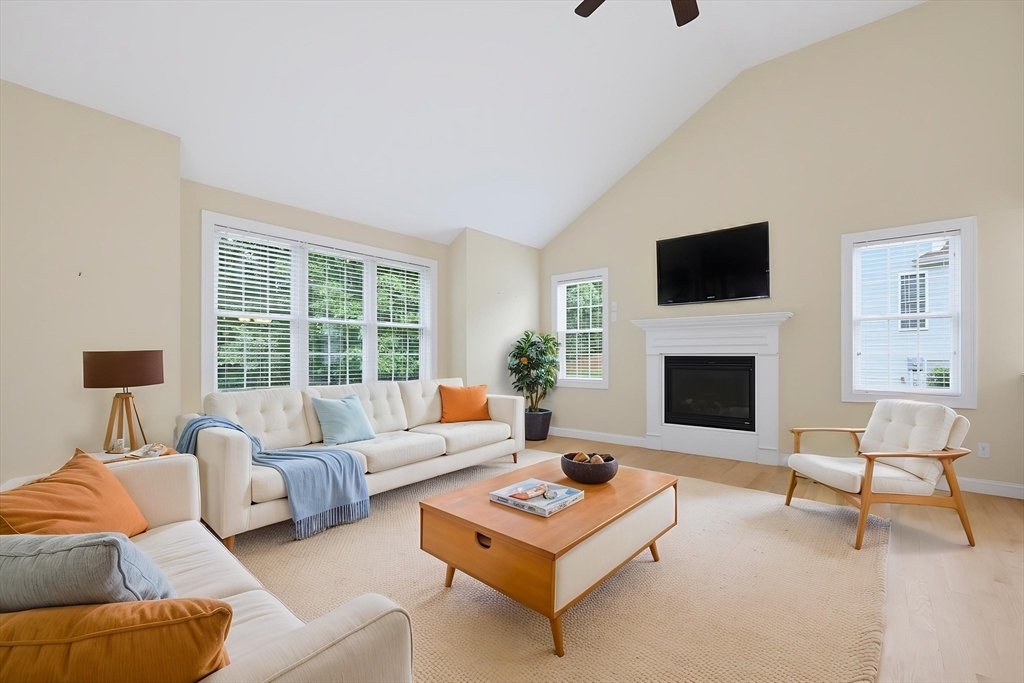 25 Sullivan Way Foxboro, MA 02035 - Photo 3 of 41